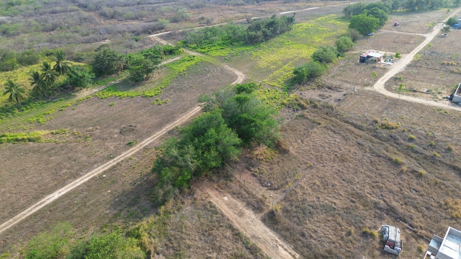 Los caminos de acceso al fraccionamiento